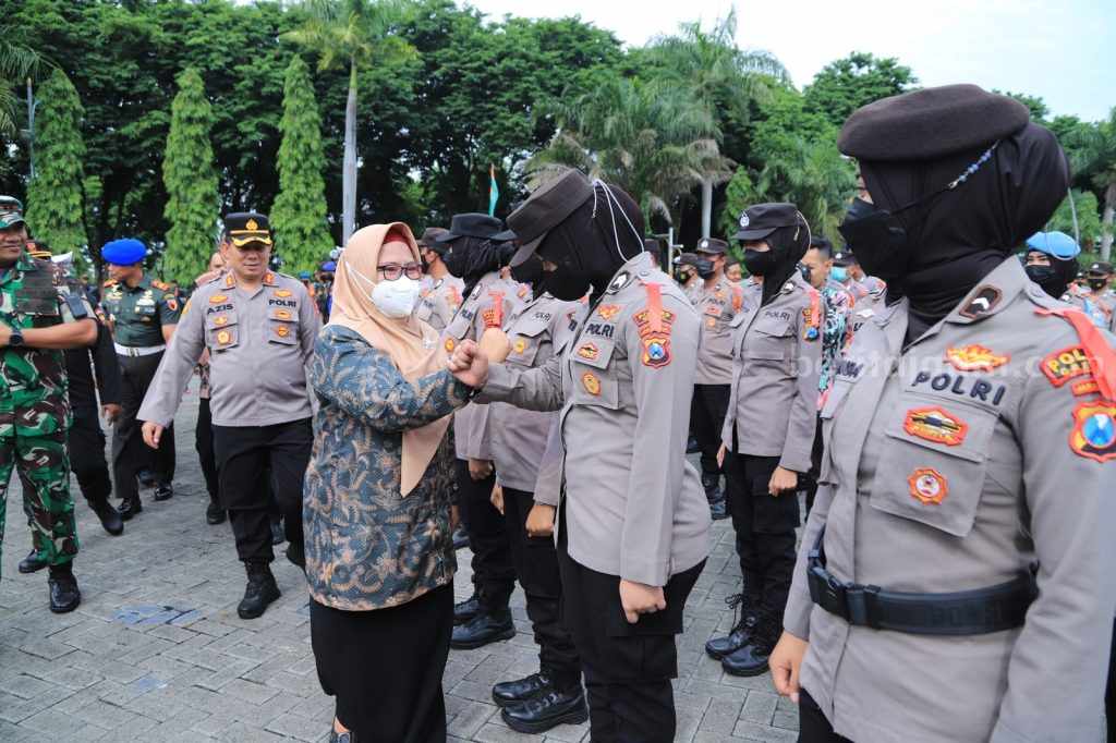 Ratusan Polisi dan TNI Siap Amankan Perayaan Nataru di Gresik