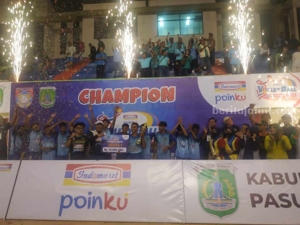 SMK Tekstil Pandaan dan SMAN 2 Kota Pasuruan Juara Indomaret Poinku Volley Ball Tournament 2022