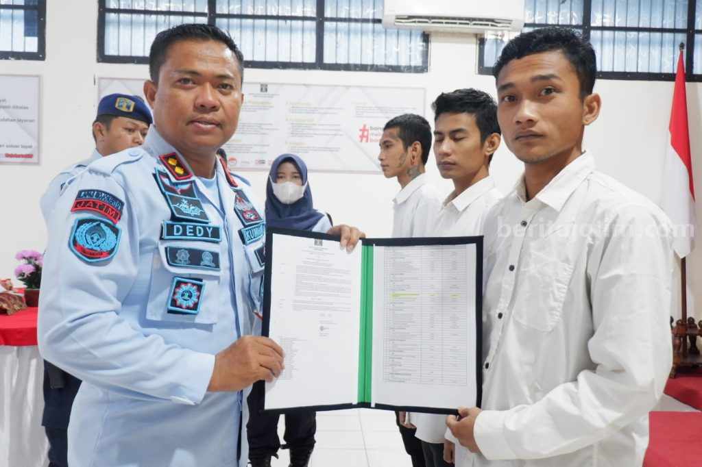 3 Narapidana Lapas Klas IIB Mojokerto Terima Remisi Hari Raya Natal