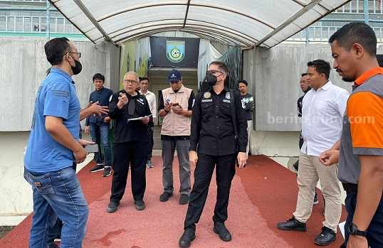 Tim Risk Assement Mabes Polri Tinjau Stadion Gelora Joko Samudro Gresik