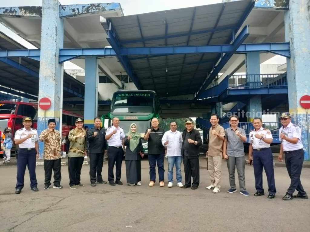 Jelang Pergantian Tahun, DPRD Jatim Blusukan ke Terminal dan Bandara Malang