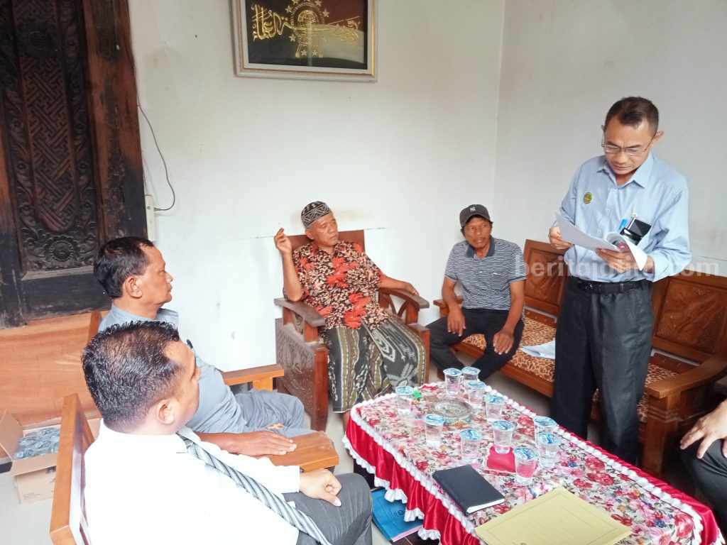 PN Gresik Eksekusi Rumah Kades Wedoroanom