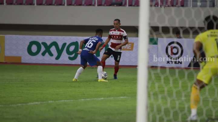 Ditandai Kartu Merah, Madura United Keok 3 Gol Tanpa Balas dari PSIS