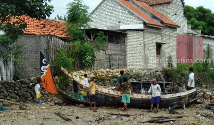 27 Perahu dan 49 Rumah di Pamekasan Rusak Akibat Cuaca Ekstrem