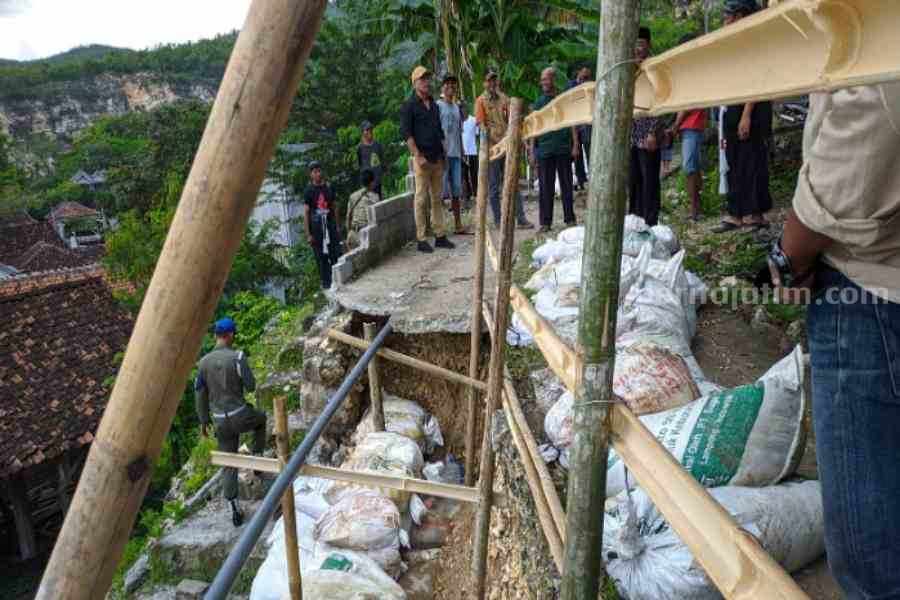 Hujan 5 Jam Sebabkan Talud Longsor, Bupati Ponorogo Dorong Percepatan Perbaikan