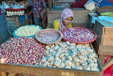Musim Hujan, Harga Bawang dan Cabai di Sumenep Tak Stabil