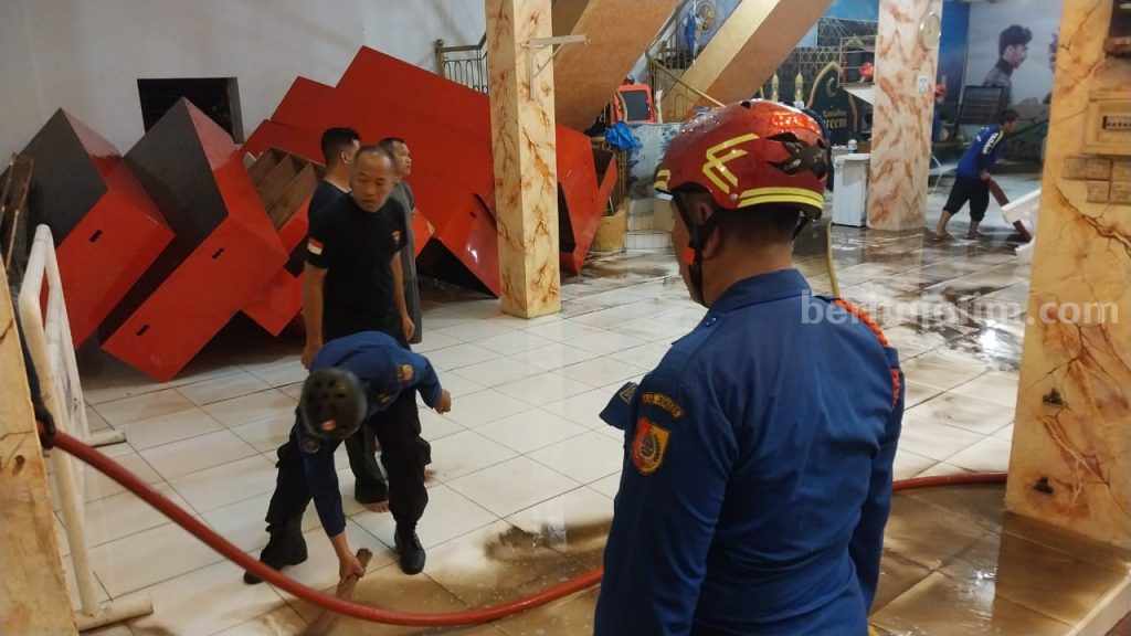 Hujan Guyur Jember Berjam-jam, Bupati Hendy dan Dandim 0824 Instruksikan Aparat Waspada