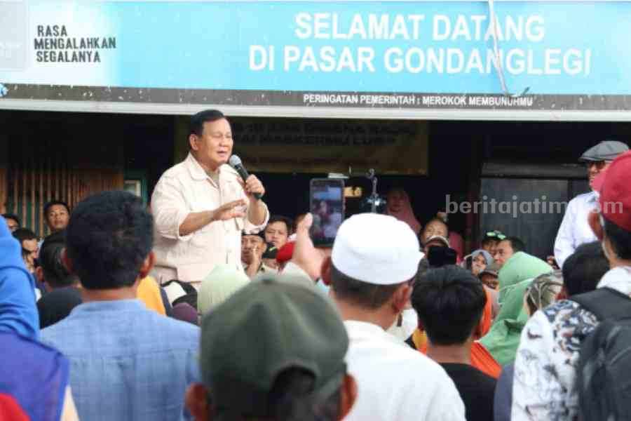 Prabowo Temui Pedagang Pasar Gondanglegi Malang