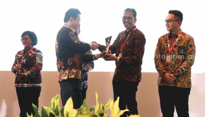 Taat Melaporkan Harta Kekayaannya, Bank Jatim Raih Penghargaan