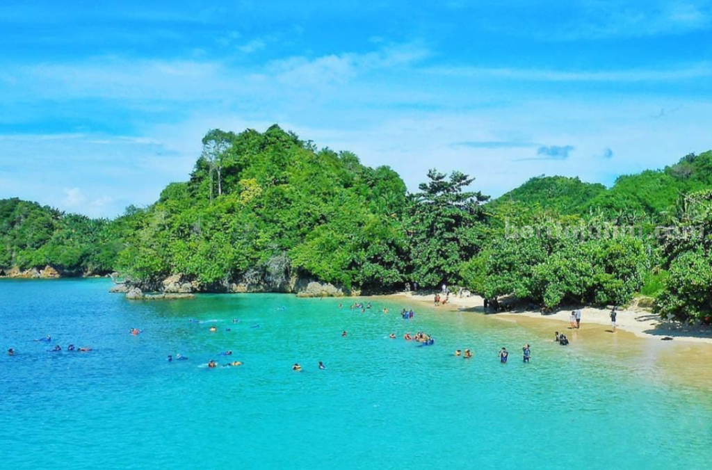 5 Wisata Pantai di Jawa Timur yang Cocok untuk Liburan Akhir Tahun