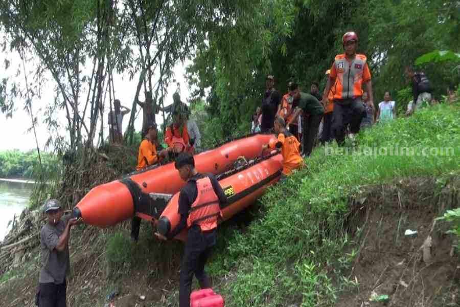 Santri Remaja Hilang Terseret Arus Bengawan Solo di Watualang Ngawi