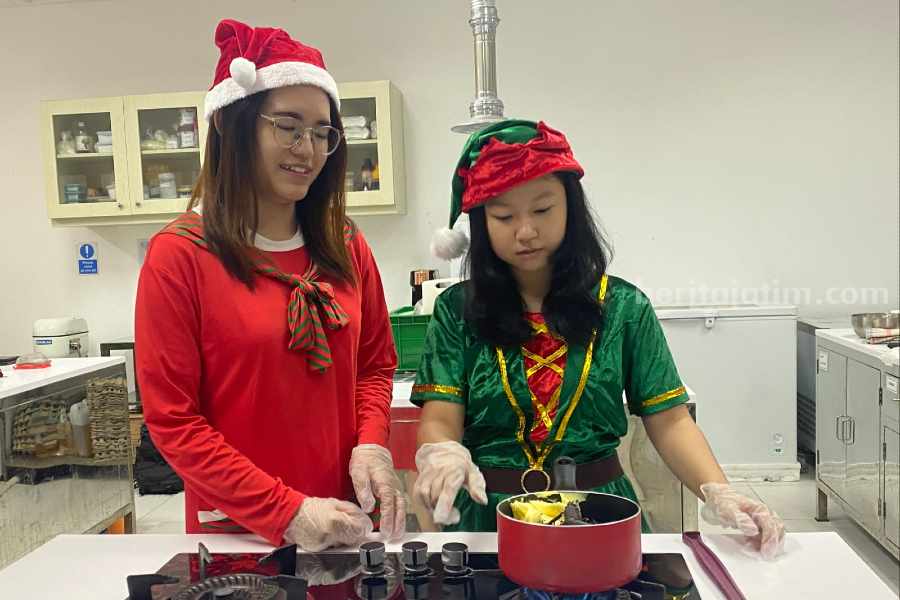 Sambut Natal 2022, Ubaya Baking Center Surabaya Bikin Kue Rendah Gluten