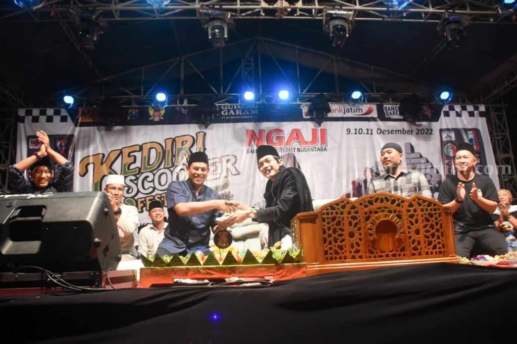 Ribuan Scooterist Ikuti Pengajian Akbar dalam KSF 5 Kediri