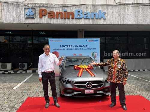 Nasabah PaninBank Surabaya Menangkan Mercedez-Benz All The New C 200
