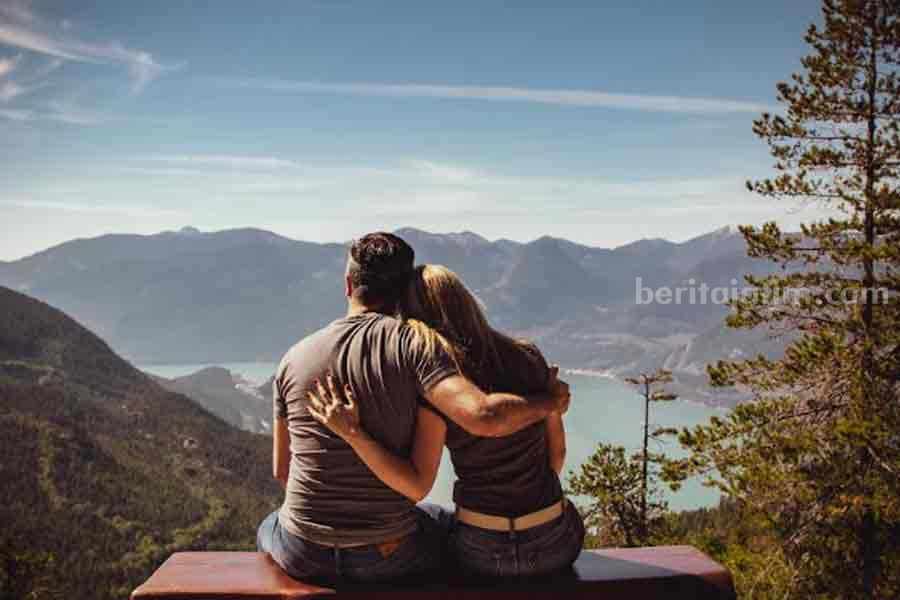 Tahun Baru, Berikut 4 Tips Resolusi Bersama Pasangan Agar Hubungan Semakin Harmonis