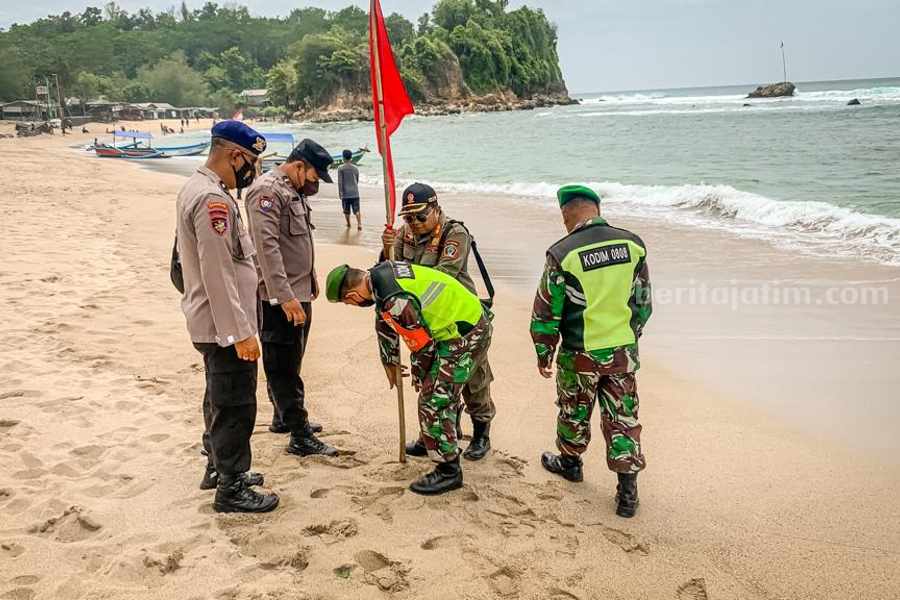 Ombak Tinggi, Pantai Kabupaten Blitar Tetap Buka Tapi Pengunjung Dilarang Berenang