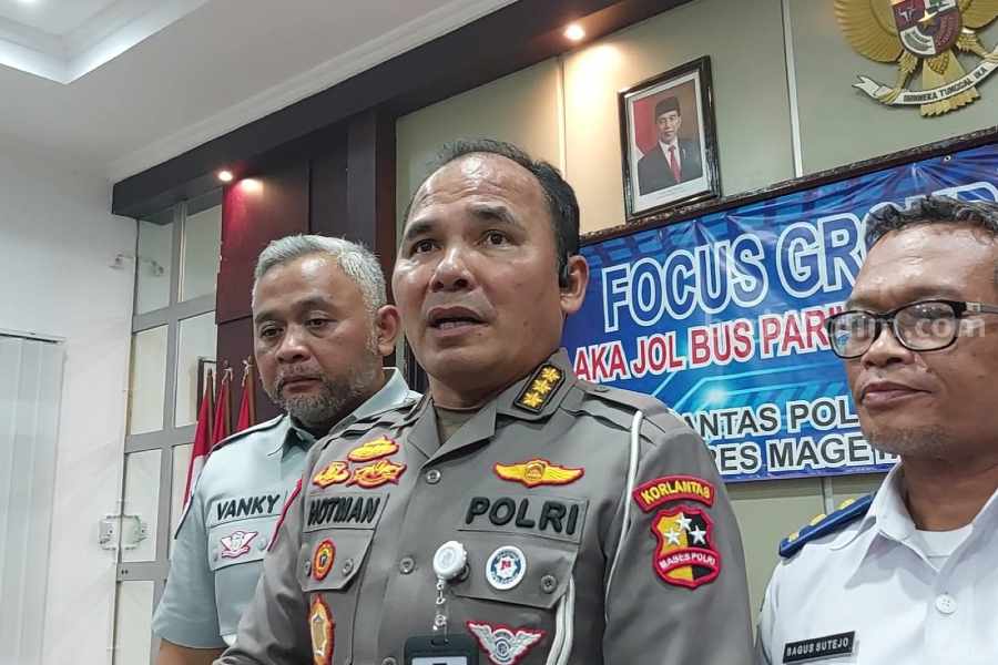 Bangkai Bus Terjun ke Jurang Plaosan Magetan Segera Dievakuasi Untuk Penyelidikan