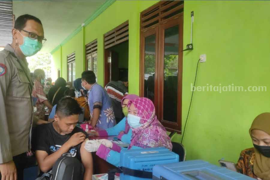 Akhir Tahun, Polres Lamongan Genjot Vaksinasi Antisipasi Omicron XBB