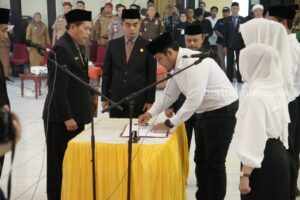 KPU Lantik 1.002 PPS, Ingatkan Agar Tak ‘Offside’