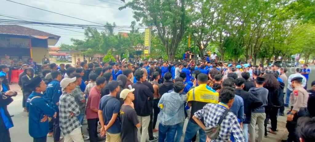 PMII Demo Polres, Tuntut Penanganan Kasus Tipikor Sumenep