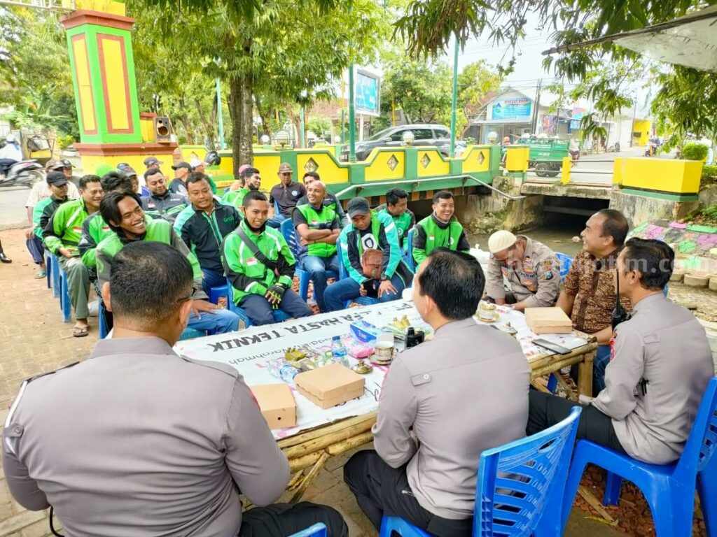 Tak Punya Tempat Mangkal dan Berteduh, Komunitas Gojek Sumenep ‘Wadul’ Kapolres