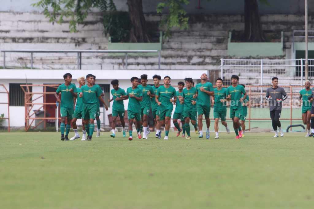 Persebaya Dikabarkan Bidik Irfan Jaya dan Ardi Idrus