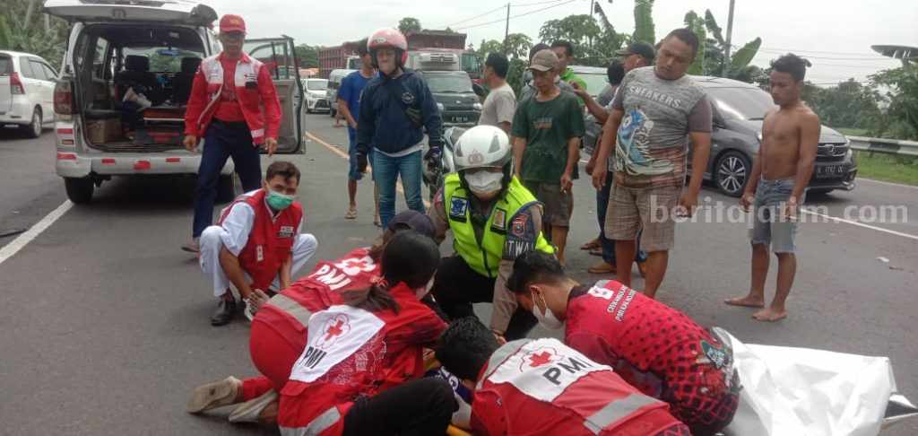 Pindah Jalur, Pengendara Motor Tewas Tertabrak Mobil di Mojokerto