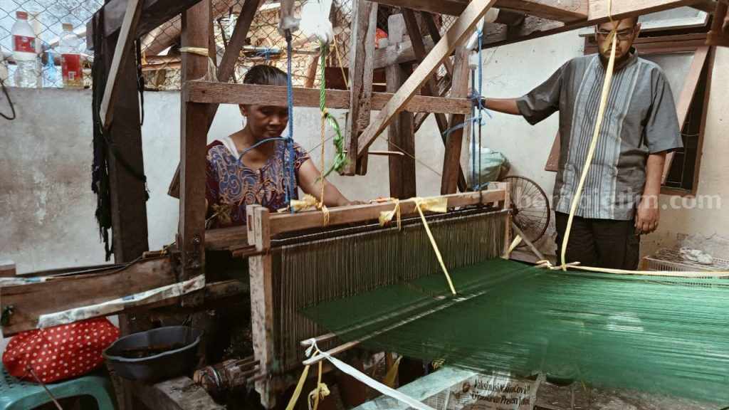 sarung tenun