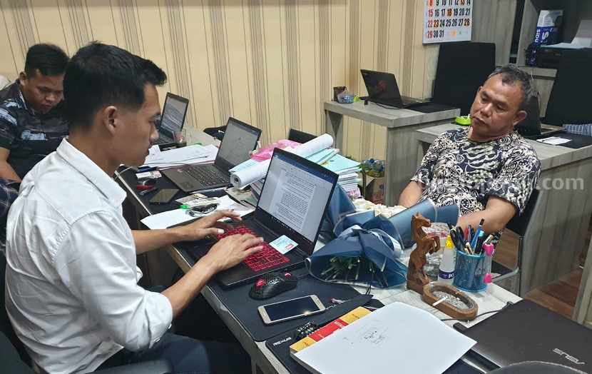 Incar Uang Dalam Amplop, Pelaku Pecah Kaca Mobil Ternyata Dapat Susu