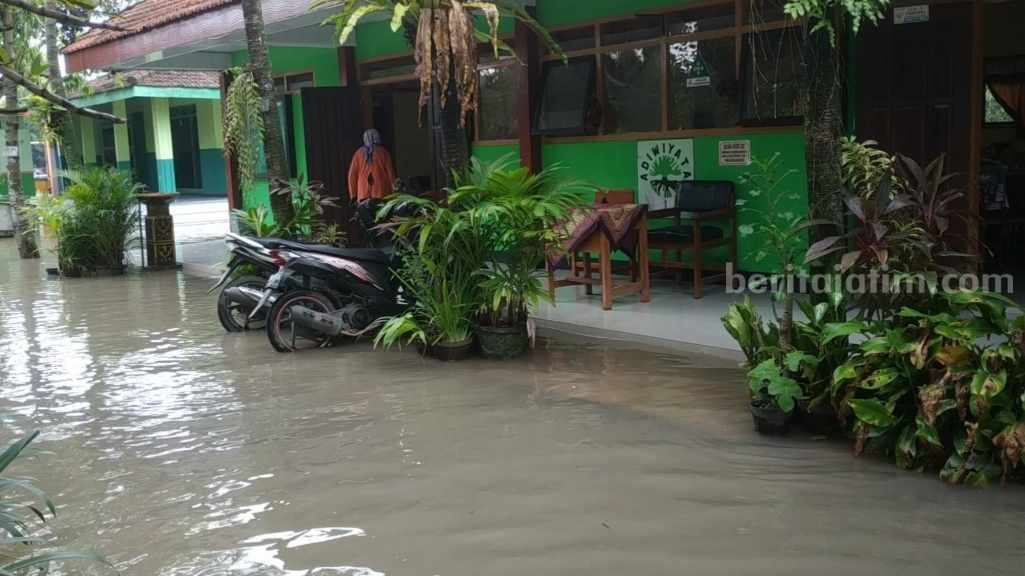 Sekolah Mojokerto Banjir