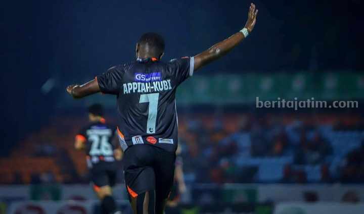 Lepas 2 Pemain, Madura United Datangkan Penyerang dari Australia