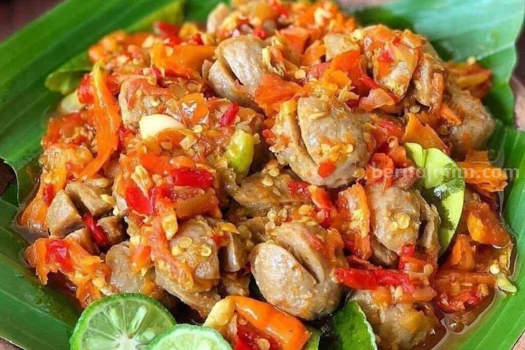 Bakso Oseng Mercon, olahan bakso super pedas yang bisa jadi opsi masakan di rumah. (Instagram @jadwalmemasak)