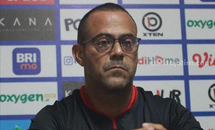 Pelatih Madura United FC, Fabio Lefundes.