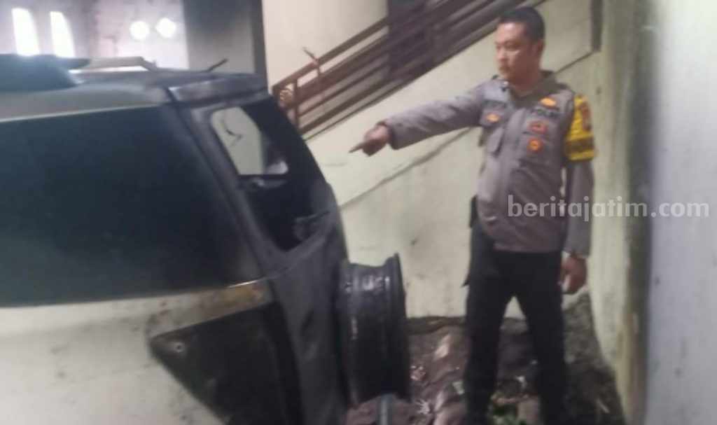 Mobil Terios Warga Pakuniran Probolinggo Dibakar Orang Tak Dikenal