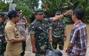 Pangdam V Brawijaya Salurkan Bantuan ke Korban Banjir di Bangkalan dan Sampang