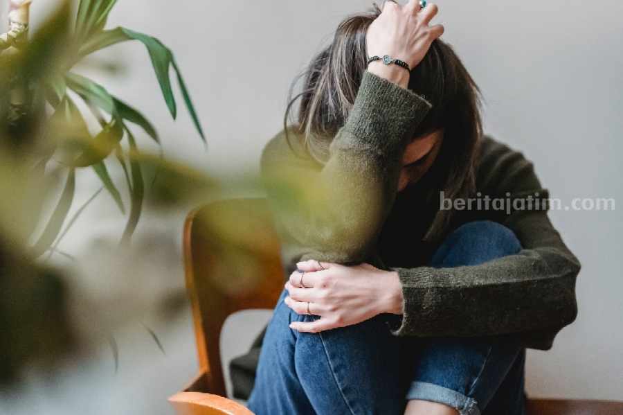 6 Tanda Orang Alami Self Loathing, Membenci Diri Sendiri Ilustrasi seseorang yang alami self loathing, membenci diri sendiri. (Pexels)