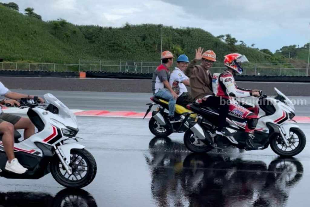Potret Bupati Magetan Suprawoto Dibonceng Mario Aji Suprawoto