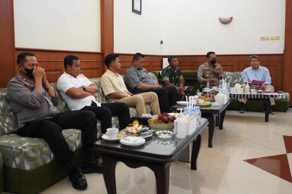 Akhiri Konflik Pendekar Silat di Ngadiluwih, Begini Solusi Bupati Kediri WhatsApp Image 2023-01-07 at 17.33.01 (1)