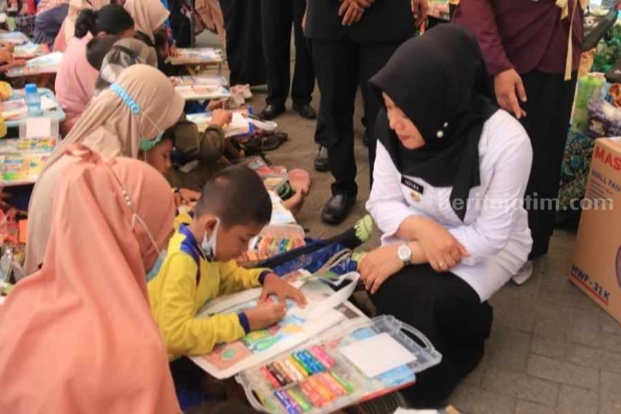 Bupati Mojokerto Berharap Orangtua Tak Pengaruhi Independensi Anak dalam Berkreasi buipati mojokerto