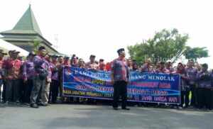 demo perangkat desa jombang