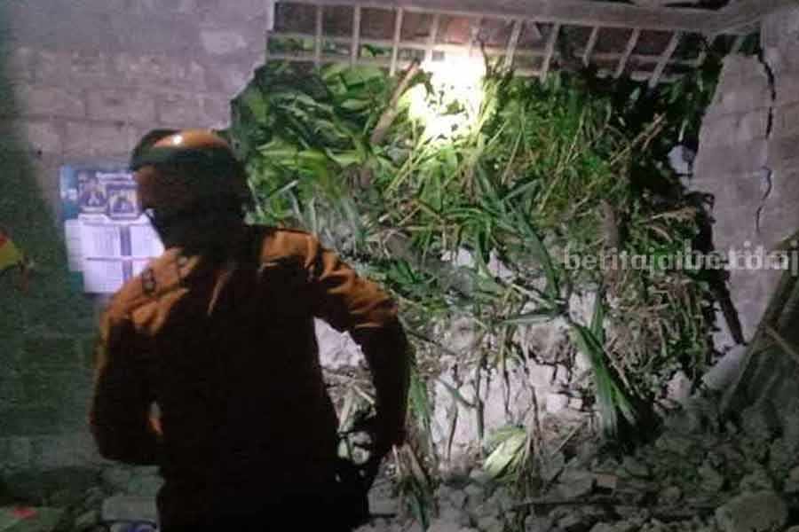 Longsor di Kabupaten Blitar, Tebing 20 Meter Timpa Rumah Warga