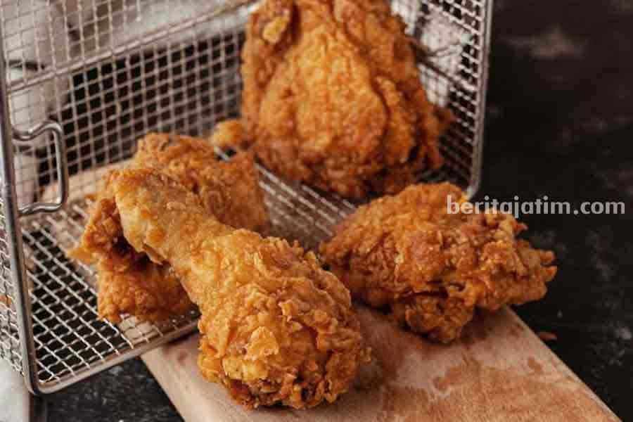 Resep Ayam Goreng Krispi Renyah Ala Restoran Cepat Saji Ilustrasi ayam goreng krispi
