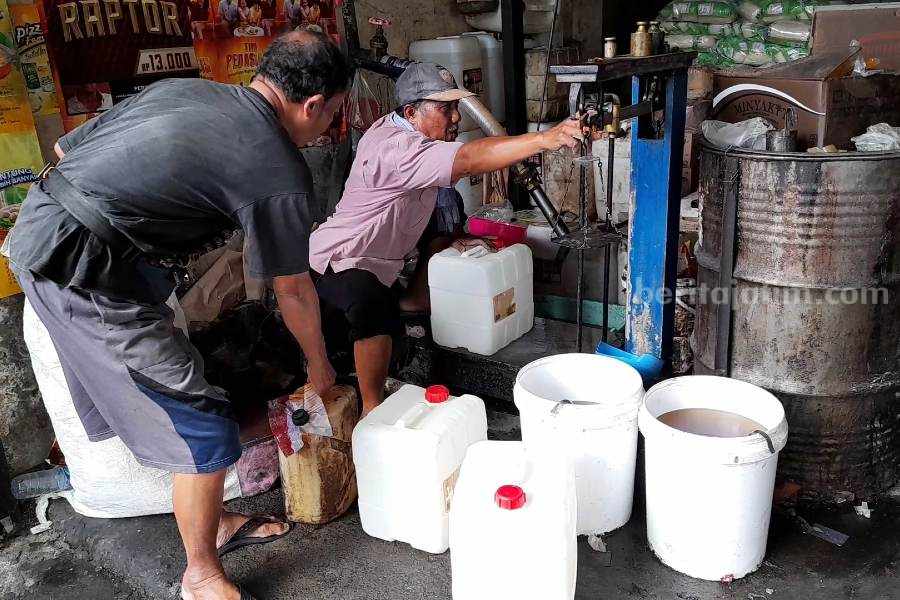 Minyak Goreng Curah di Magetan Sentuh Rp16.500 minyak goreng curah