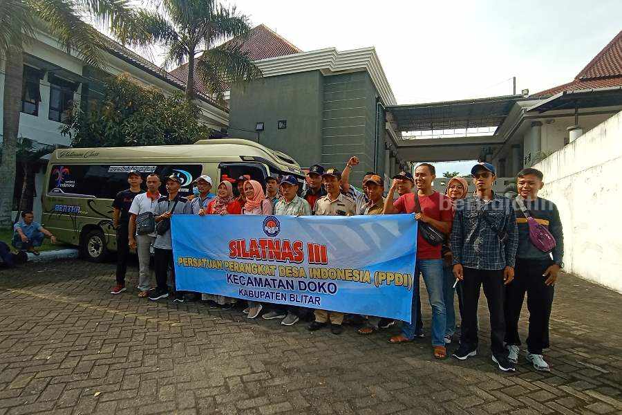Perangkat Desa se-Kabupaten Blitar Berangkat ke Senayan, Ini Tuntutannya perangkat desa blitar