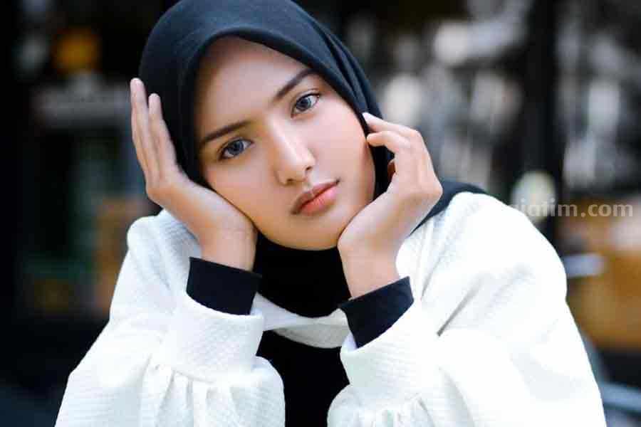 10 Cara Membangun Rasa Percaya Diri dan Tampil Lebih Menarik Ilustrasi perempuan yang percaya diri (Sumber: pexels/Chandri Anggara)