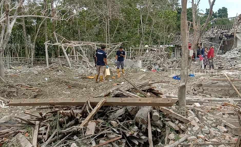 Ledakan Petasan Maut Blitar Ternyata Sampai 3 Kali Labfor Polda Jatim mengambil sampel bubuk mesiu di TKP ledakan petasan di kecamatan Ponggok Kabupaten Blitar