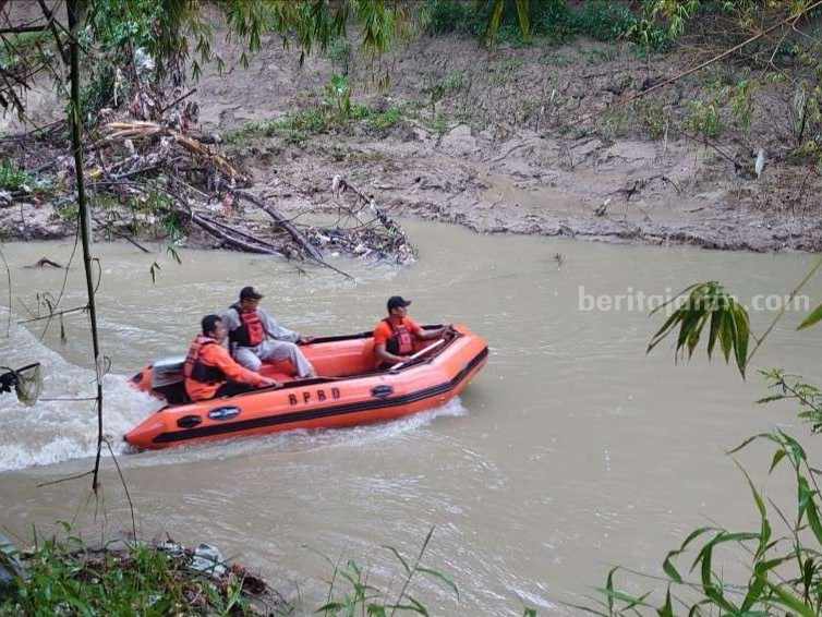 Bocah 11 Tahun Tenggelam di Sungai Pacal Semenpinggir Bojonegoro Bocah Tenggelam Bojonegoro