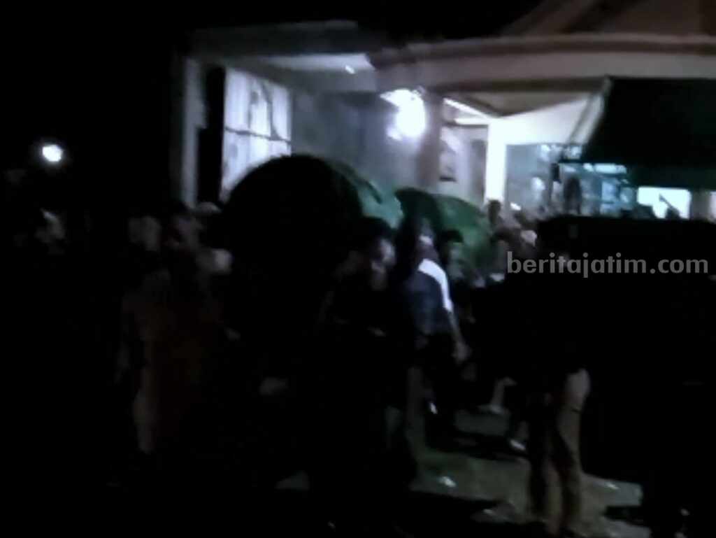1 Keluarga Korban Kecelakaan Bus Bojonegoro Dimakamkan Bareng