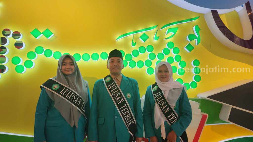 Inilah Kisah 3 Wisudawan Terbaik Unisma Periode 69 Tiga wisudawan terbaik Universitas Islam Malang (Unisma) periode ke-69.
