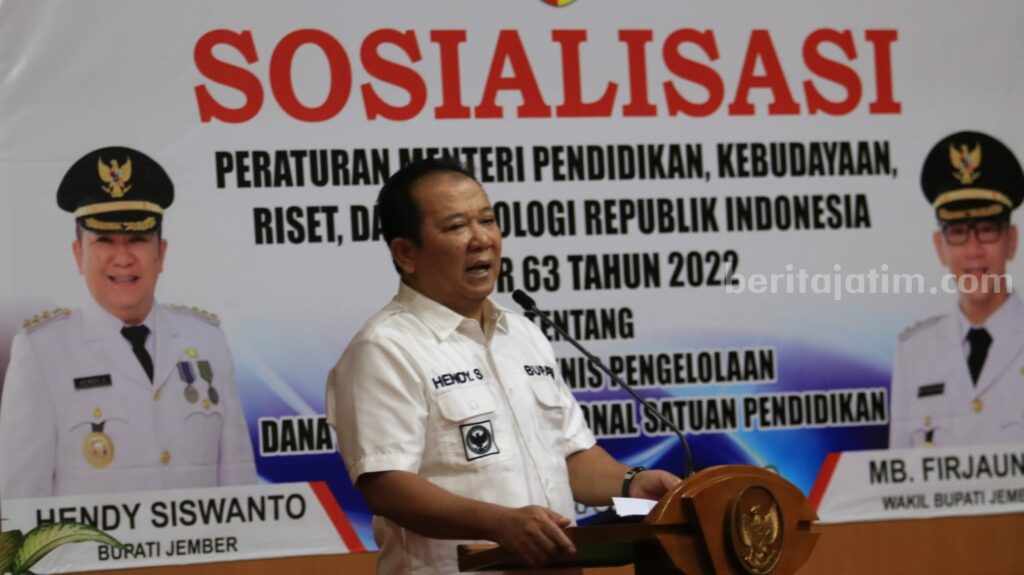 Bupati Jember Hendy Siswanto saat sosialisasi Peraturan Mendikbud, 22 Februari 2023